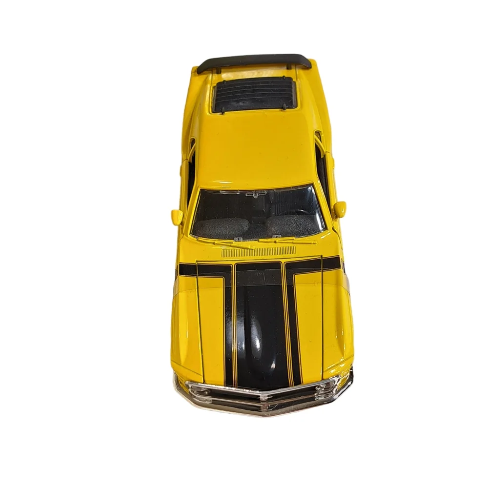 Maisto 1970  Ford‎ Boss Mustang Yellow & Black 302 1:24 Die-Cast